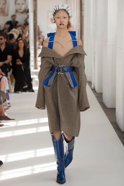 Look 22